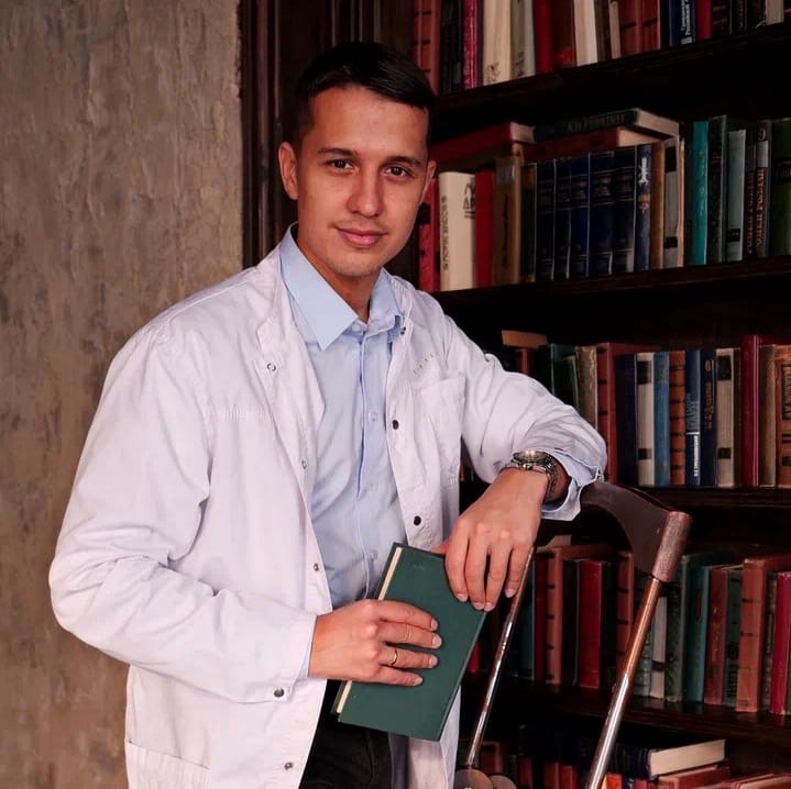 Гарипов Ренат — пластический хирург (Москва)