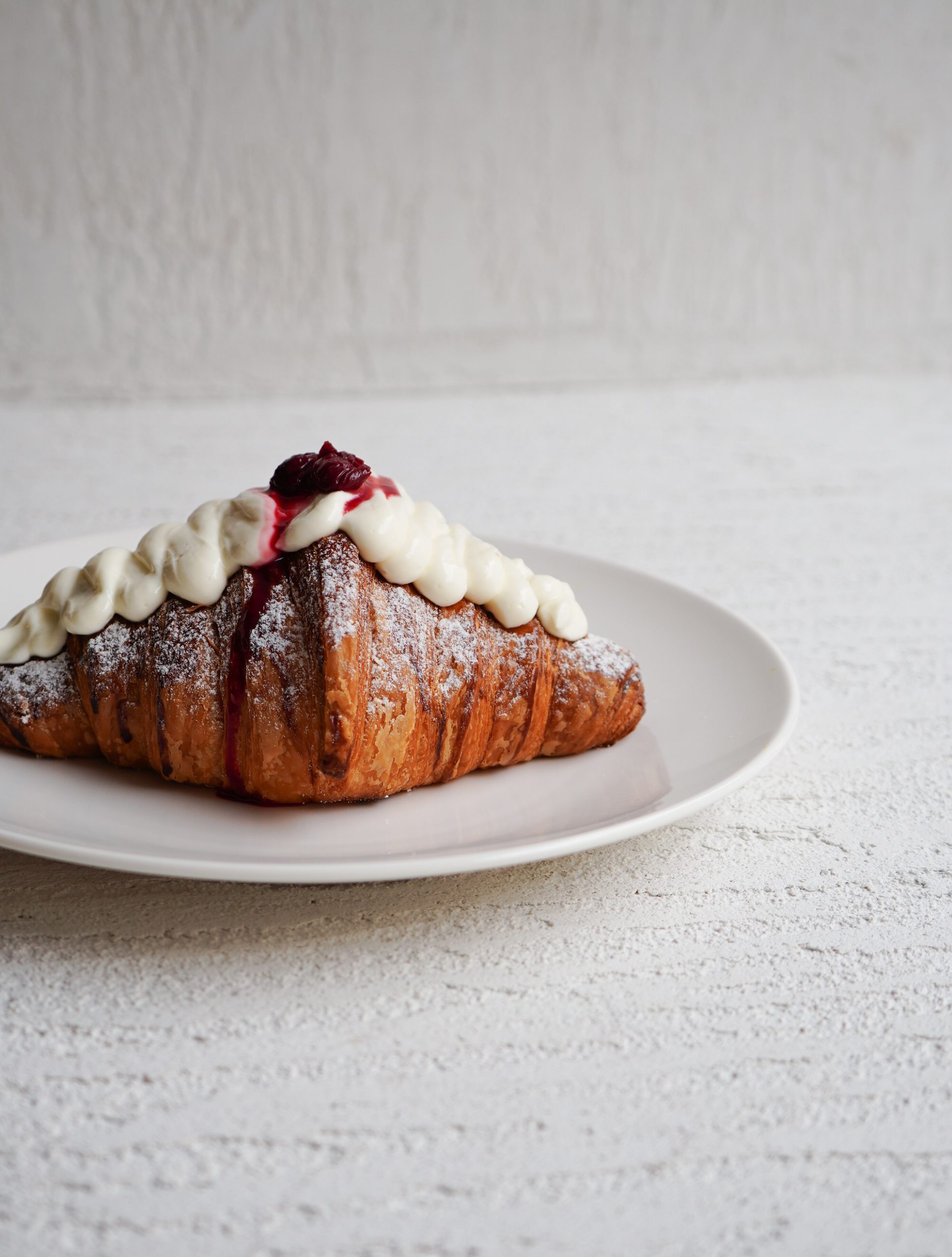 Croissant Atelier круассан Черри Чиз (650 руб)