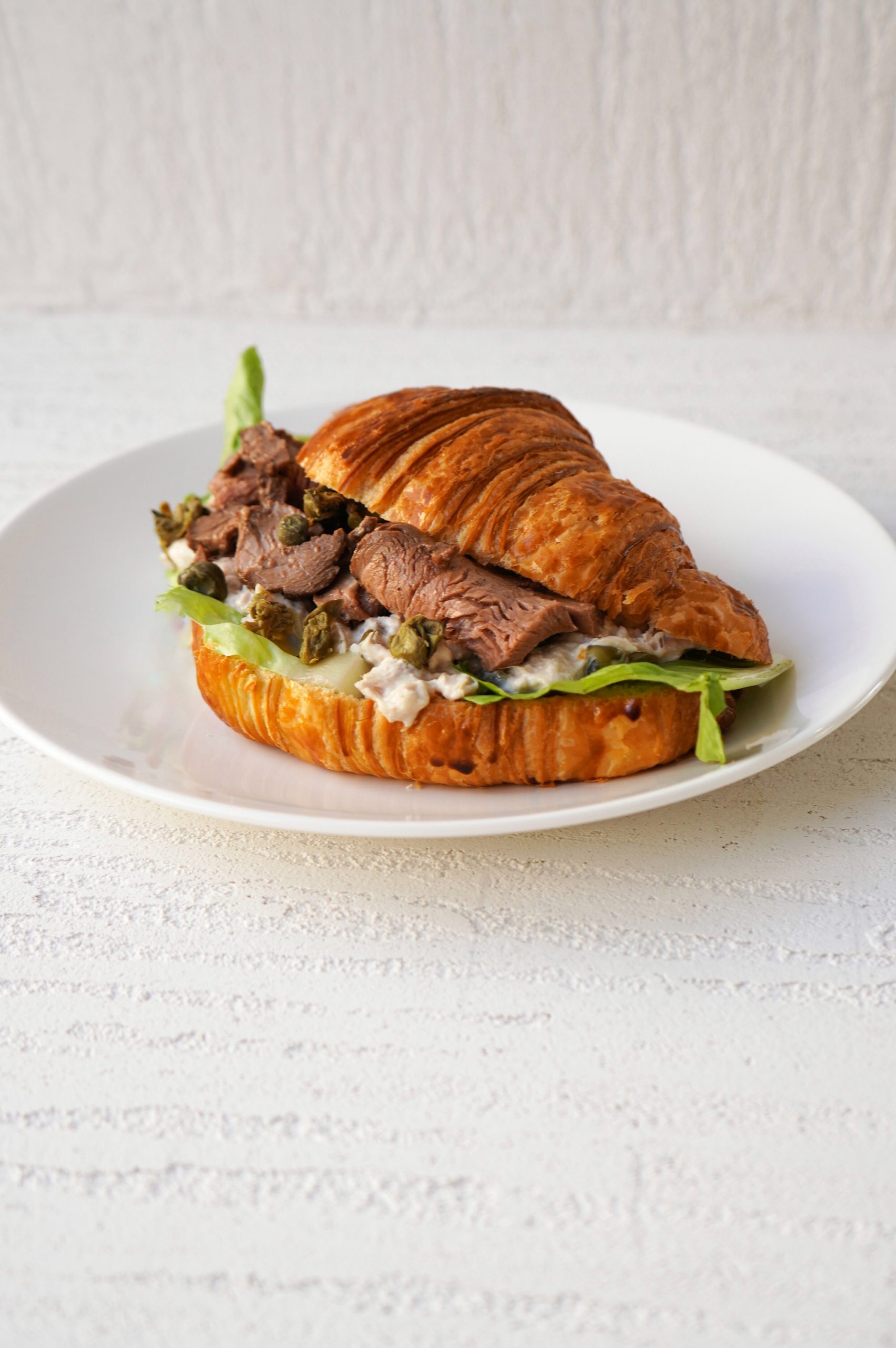 Croissant Atelier круассан Вителло-тоннато (590 руб)