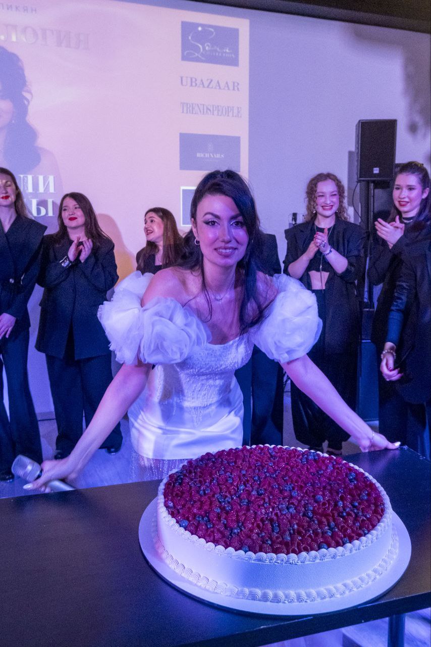 На фото Сона Меликян Торт от кондитера Ксении Петровой